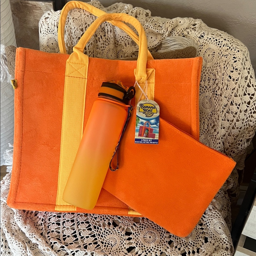 NWT BANANA BOAT  Vibrant Orange Tote Bag with Matching Pouch and water bottle